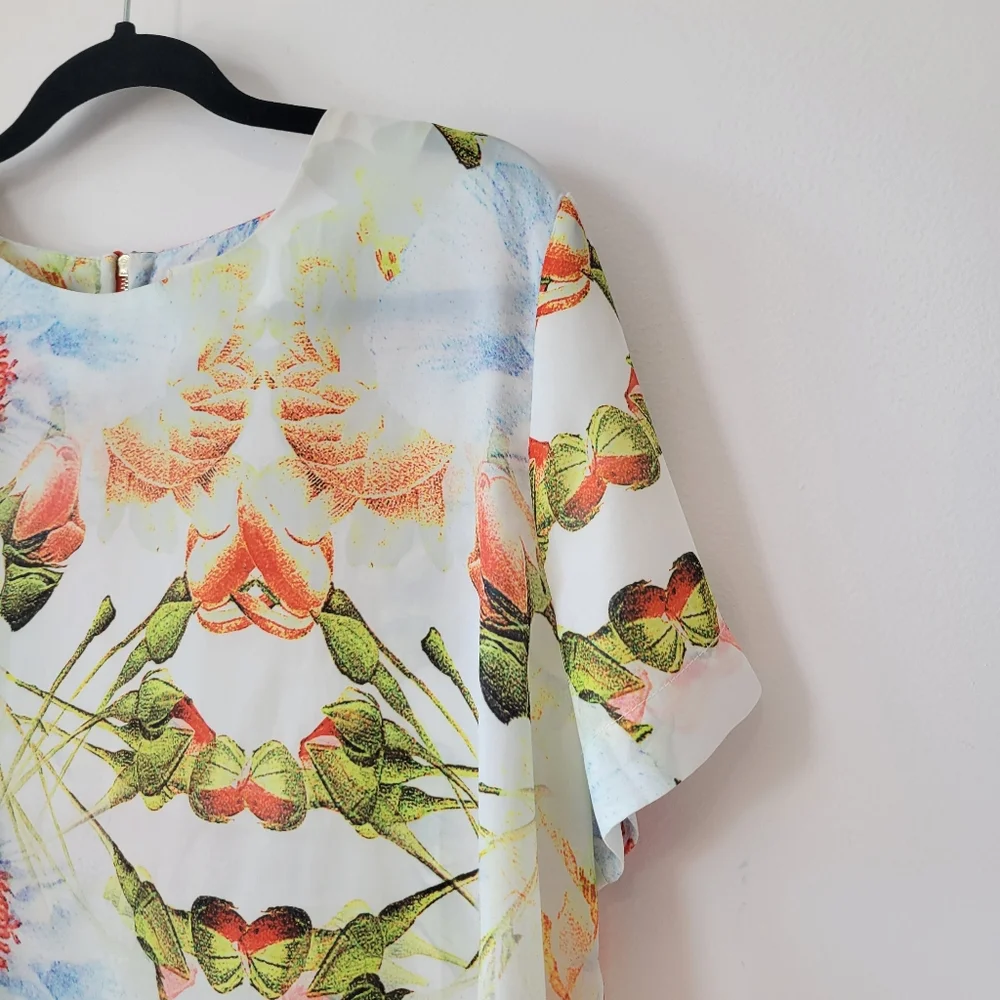 MOLLY BRACKEN WOMEN'S SHORT SLEEVE FLORAL ROOMY TUNIC - Picture 3 of 8